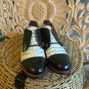 Freebird Leather Black & White Shoe size 9.5M